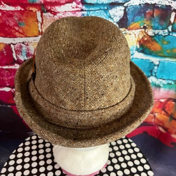 Vintage  BEE HATS Men's Classic Wool HAT Tweed FEDORA Sz. 7 Feather - Picture 2 of 5